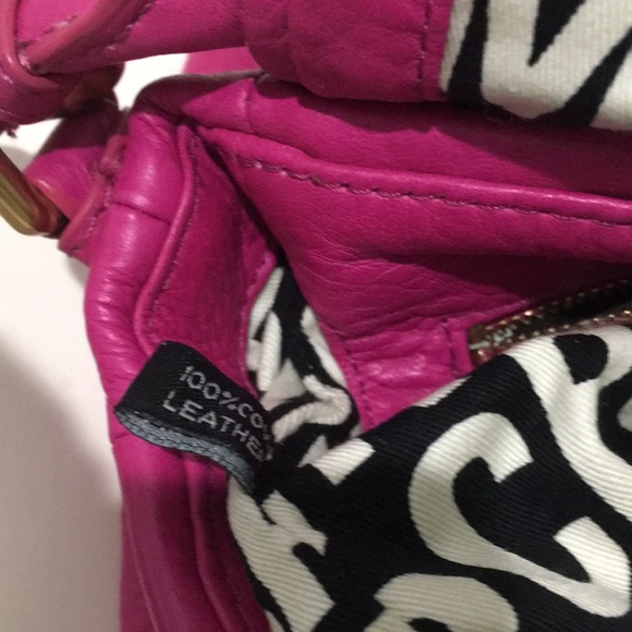 MARC BY MARC JACOBS Large Hot Pink Leather Shoulder Bag / Crossbody Bag Purse - Picture 14 of 17
